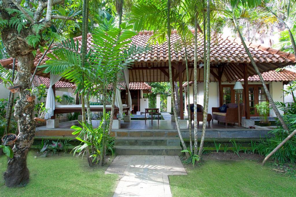 Natah Bale Villas Sanur Rum bild